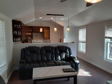 39 Mobile Dr, Hudson, NH 03051 - photo 2