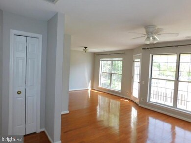 8200 Crossbrook Ct, Lorton, VA 22079 - photo 2