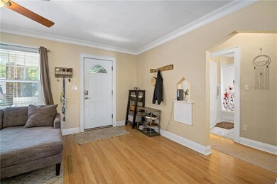 3821 Franklin Ave, Des Moines, IA 50310 - photo 4