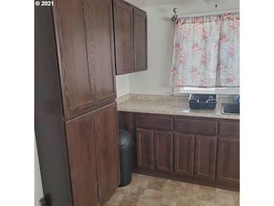 340 E Aiken St, Heppner, OR 97836 - photo 2