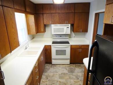 1910 SW Atwood Ave, Topeka, KS 66604 - photo 4