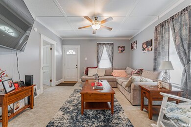 216 Wyatt Ave, Lincoln, IL 62656 - photo 4