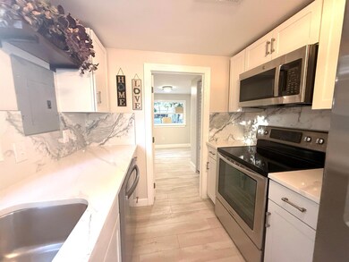 1093 Highview Rd, Lantana, FL 33462 - photo 6