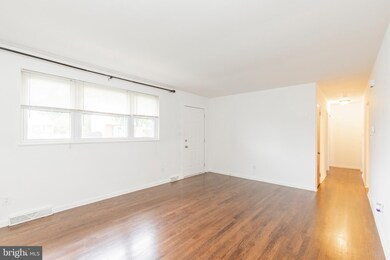 738 W 11th St, New Castle, DE 19720 - photo 5