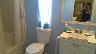 33150 Beach View Dr unit 207, Leesburg, FL 34788 - photo 5