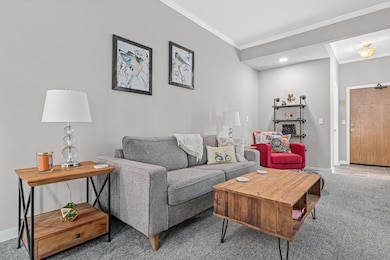 307 Walnut St unit 2, Saint Paul, MN 55102 - photo 2