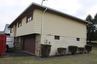 430 Shirley Ln, Dunmore, PA 18512 - photo 5