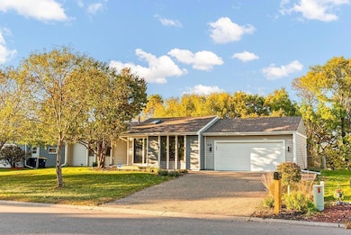 1569 Lancaster Ln, Saint Paul, MN 55122 - photo 2