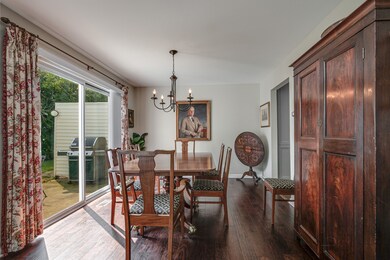 153 Welwyn Ct unit 18E, Lake Bluff, IL 60044 - photo 6