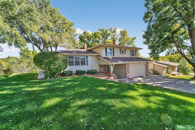 827 S 121st St, Omaha, NE 68154 - photo 6