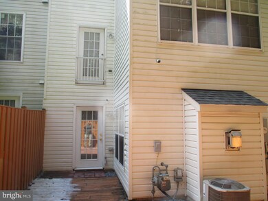 11135 Maryland Manor Ct, Germantown, MD 20876 - photo 5