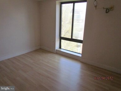 6139 Leesburg Pike unit 602, Baileys Crossroads, VA 22041 - photo 3