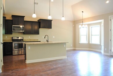 Eat-in Kitchen
