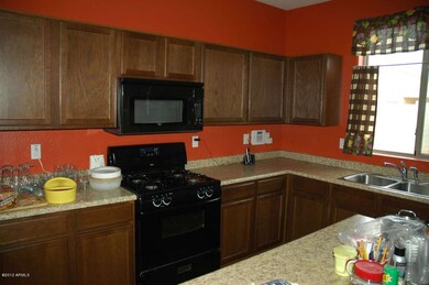 Kitchen w/Gas Stove & Island