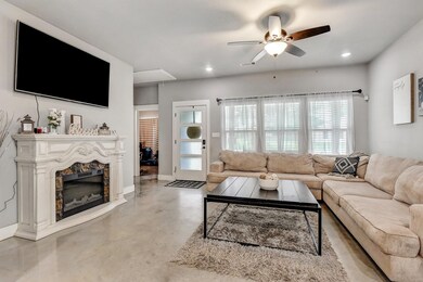 1012 W Chase St, Denison, TX 75020 - photo 7