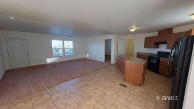 Kitchen / Living Room