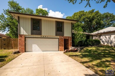 2801 SW Ashworth Place, Topeka, KS 66614 - photo 2