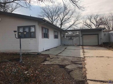 6721 SW Rockpost Rd, Topeka, KS 66619 - photo 2