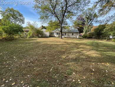 23318 Churches St, Southfield, MI 48033 - photo 3