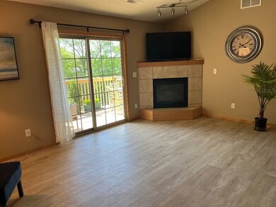 855 Blue Sky Dr unit 304, North Liberty, IA 52317 - photo 5