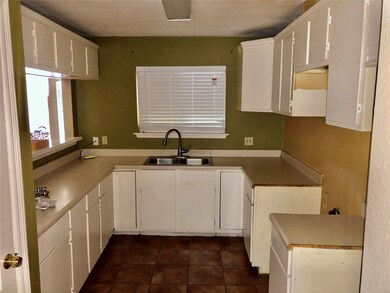 9713 Debbie Ln, Houston, TX 77038 - photo 2