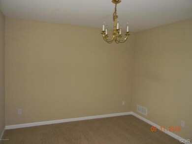 136 Russell Ln, Stroudsburg, PA 18360 - photo 6