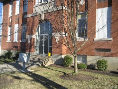 215 E High St unit E, Hellertown, PA 18055 - photo 3