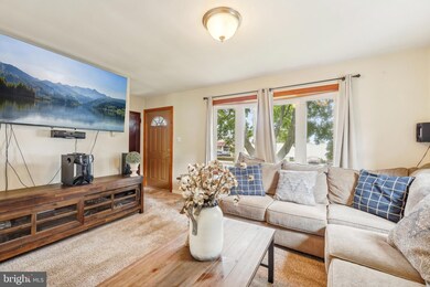 2810 W Emaus Ave, Allentown, PA 18103 - photo 2