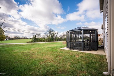 10615 Brookchase Ct, Louisville, KY 40228 - photo 2