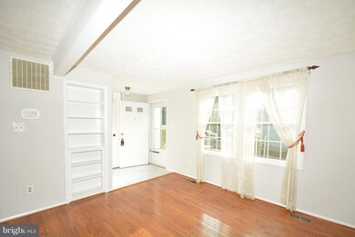 11555 Underoak Ct, Reston, VA 20191 - photo 5