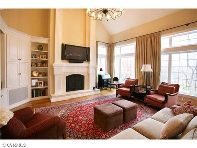 Den/Family/Great Room - Beautiful casement windows