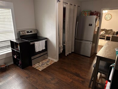 122 Ramsey Ave, Cleburne, TX 76031 - photo 4