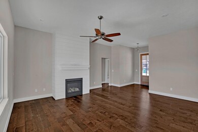 710 N Fox Hill Cir, Nixa, MO 65714 - photo 3