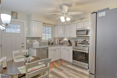 Eat-In-Kitchen