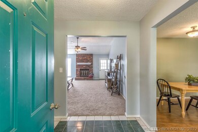 609 S Lombard Ln, Skiatook, OK 74070 - photo 4