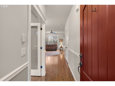 708 SW Grant Way, Troutdale, OR 97060 - photo 2