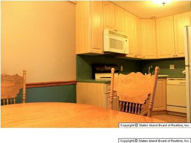 73 Gardenia Ln unit 171, Staten Island, NY 10314 - photo 5