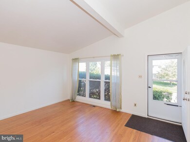 422 Lyndhurst Dr, Broomall, PA 19008 - photo 3