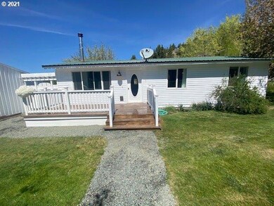 240 E Main St, Canyon City, OR 97820 - photo 3