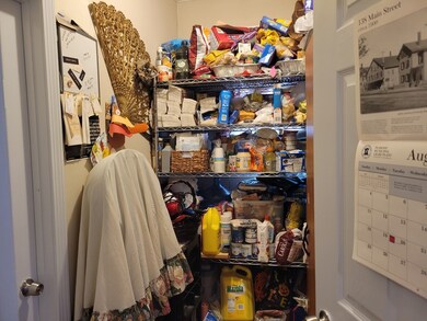 118 Foster St unit 1, Peabody, MA 01960 - photo 6