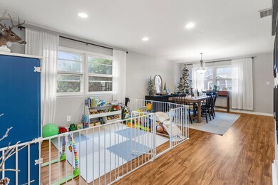 204 W Oak St, Mahomet, IL 61853 - photo 6