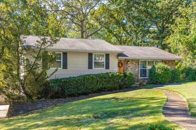 1326 Koblan Dr, Hixson, TN 37343