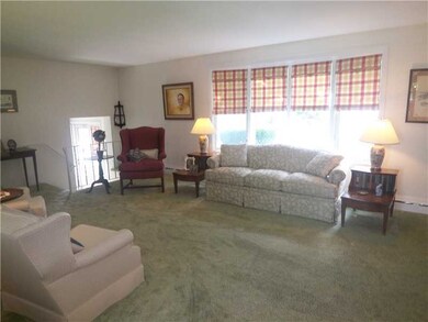 259 Chases Ln, Middletown, RI 02842 - photo 2