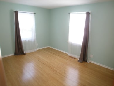 423 Byron Ct, Wheaton, IL 60187 - photo 4