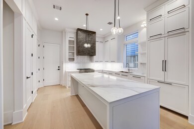 2203 Park St, Houston, TX 77006 - photo 5