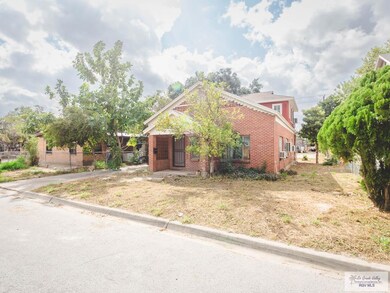 913 W Saint Francis St, Brownsville, TX 78520 - photo 2