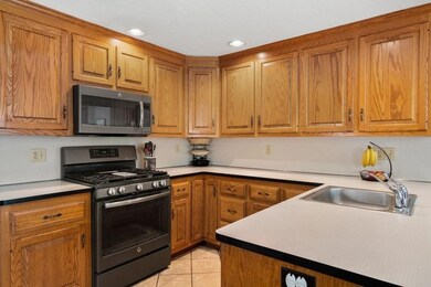 28 Pall Mall, East Walpole, MA 02032 - photo 2