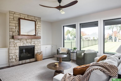 21828 Grover St, Omaha, NE 68022 - photo 4