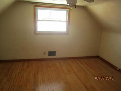 863 Chestershire Rd, Columbus, OH 43204 - photo 5