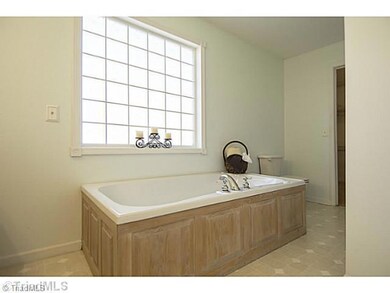 123 Fairgate Dr, Statesville, NC 28625 - photo 3